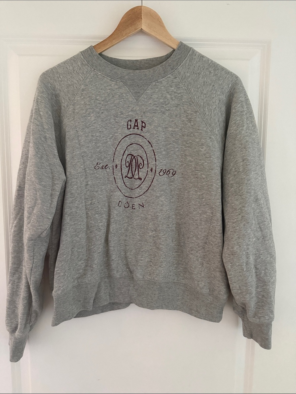 Gap x Doen Collab Rare Grey Crewneck Sweatshirt with Burgundy Logo Size Medium